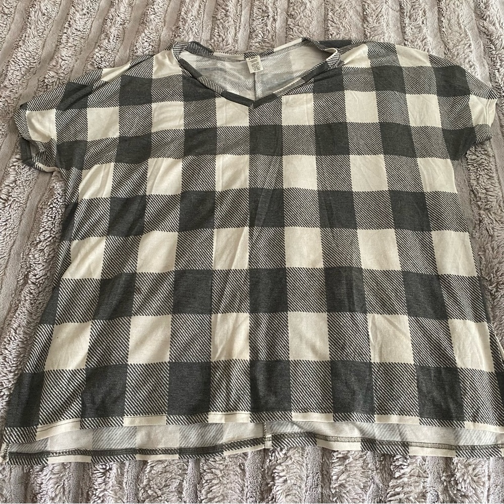 Sew in love 3x grey and white plaid tshirt